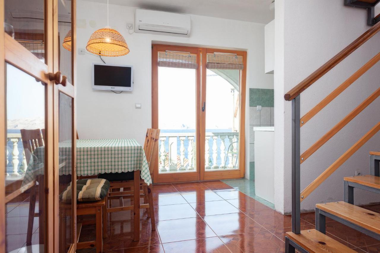 Manda Apartment คาร์โลบัก ภายนอก รูปภาพ
