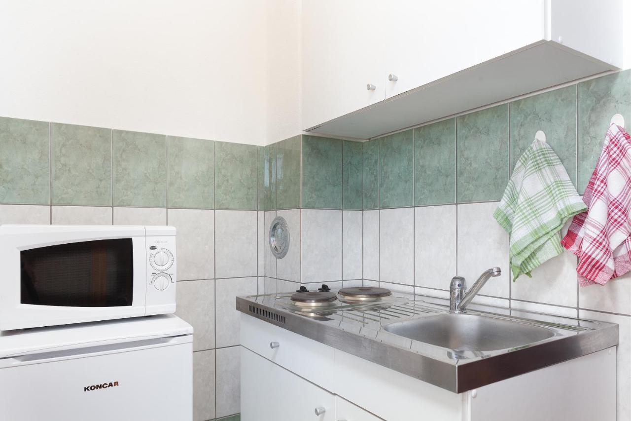 Manda Apartment คาร์โลบัก ภายนอก รูปภาพ