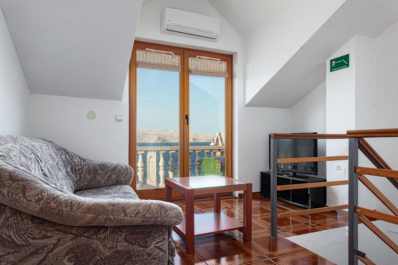 Manda Apartment คาร์โลบัก ภายนอก รูปภาพ